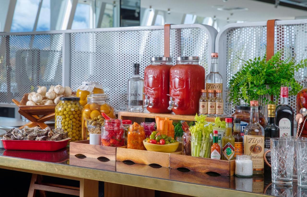 Qt Queenstown Extérieur photo A Bloody Mary bar