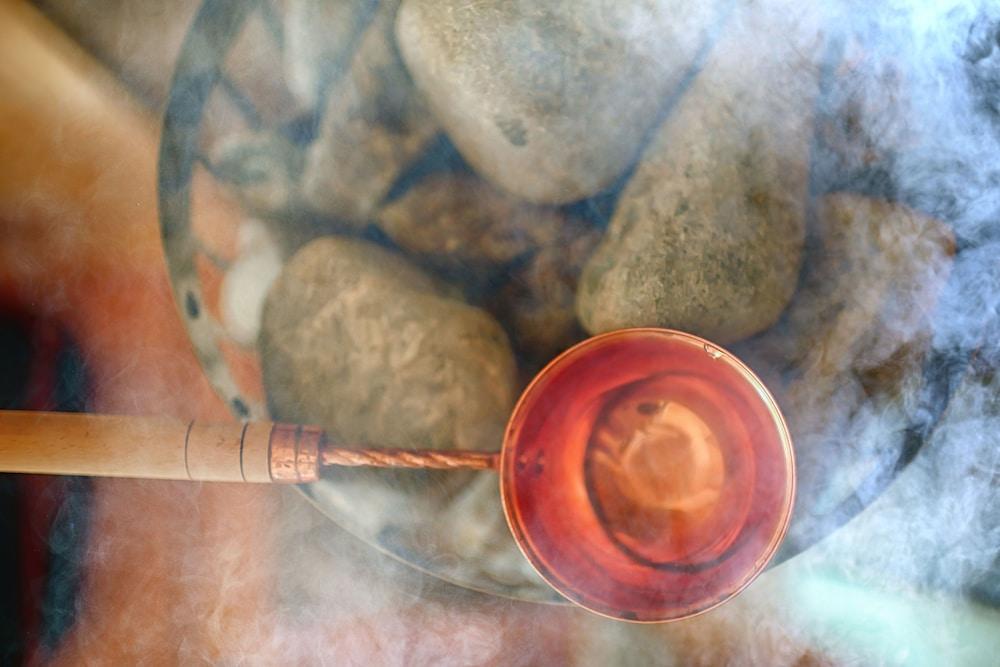 Qt Queenstown Extérieur photo A copper ladle