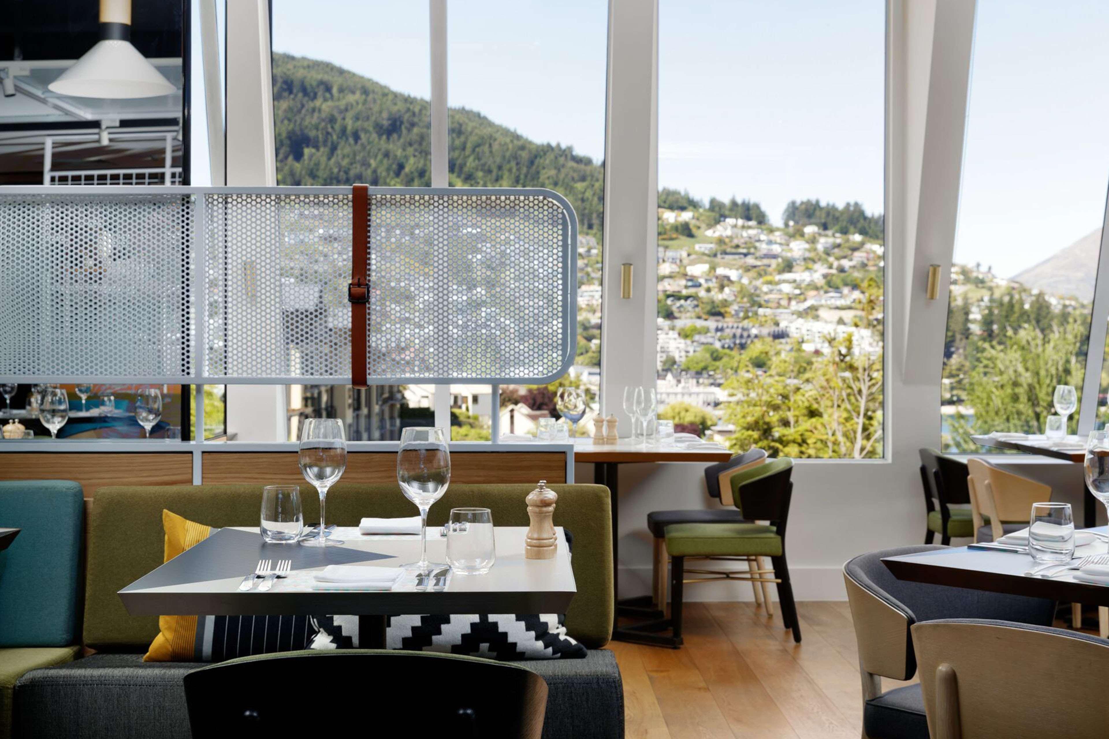 Qt Queenstown Extérieur photo Restaurant