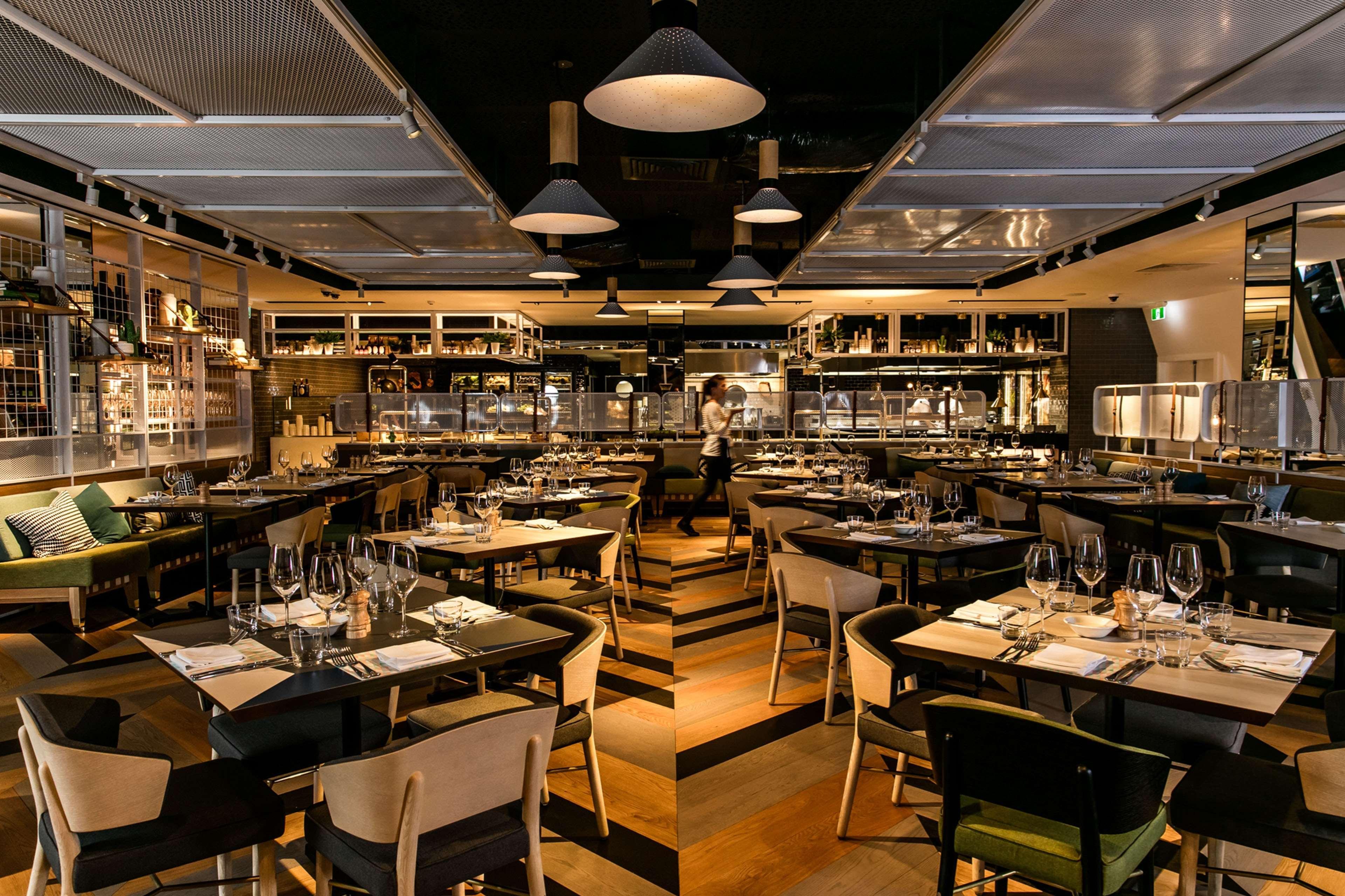 Qt Queenstown Extérieur photo Interior of the restaurant