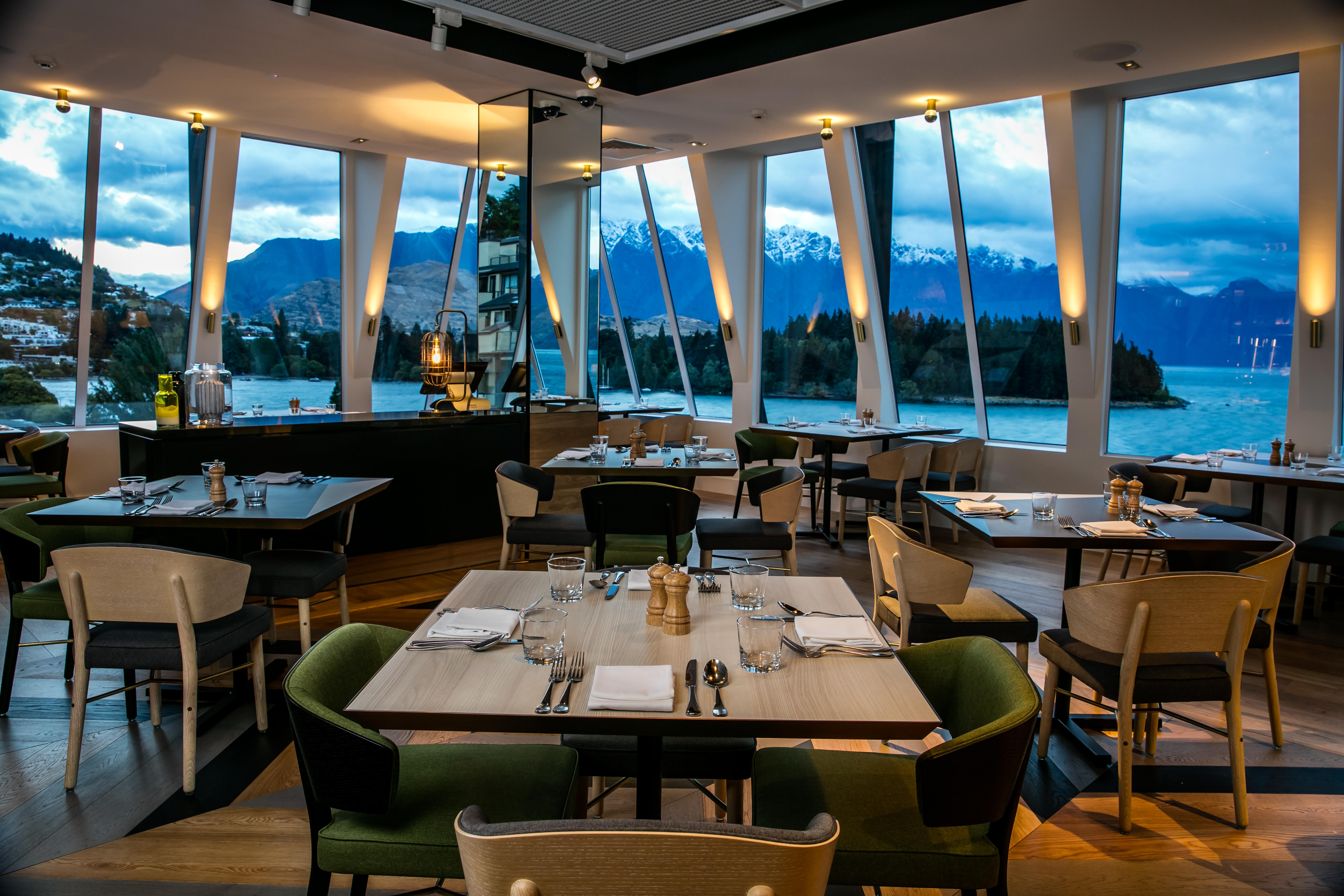 Qt Queenstown Extérieur photo The restaurant