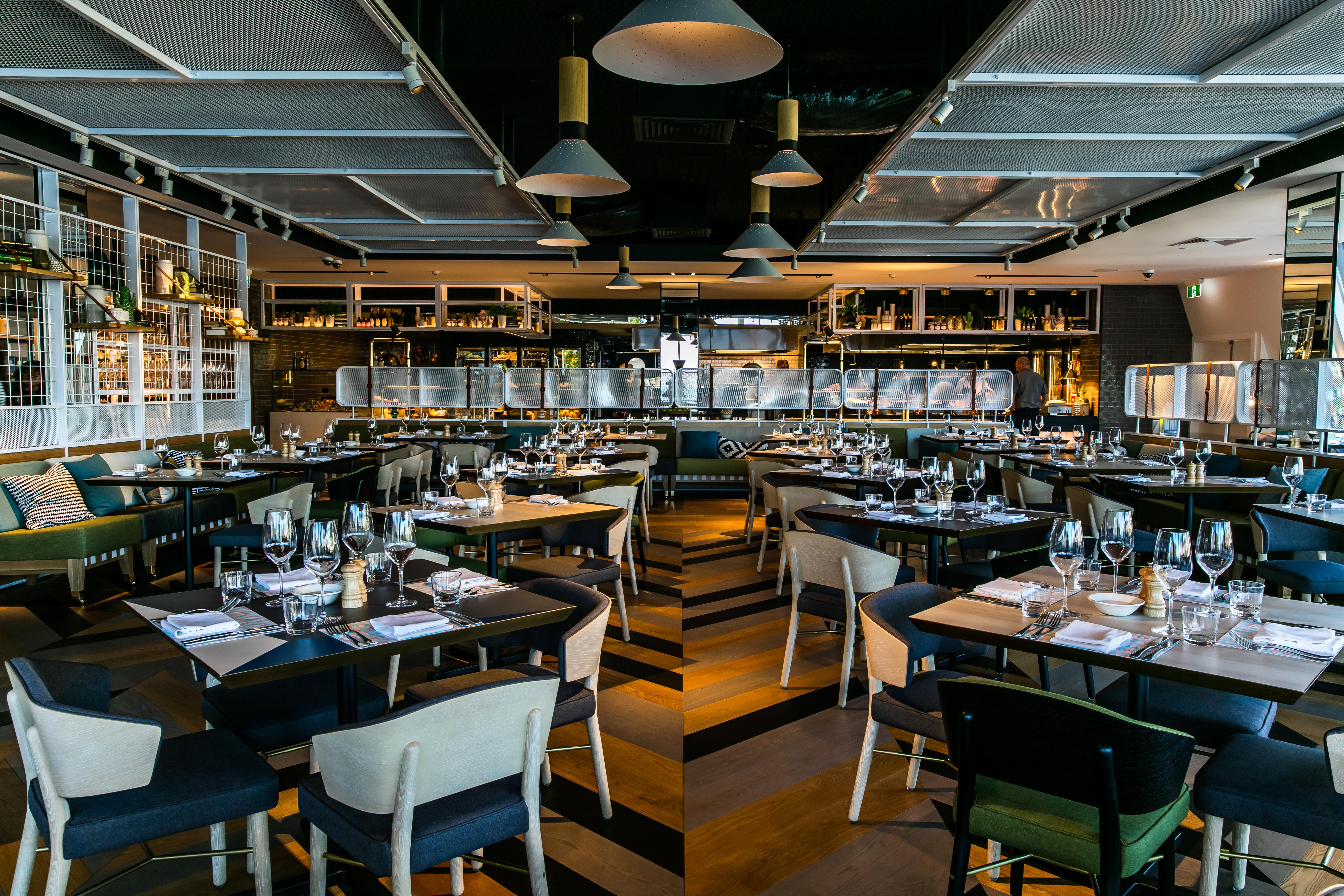 Qt Queenstown Extérieur photo Interior of the restaurant